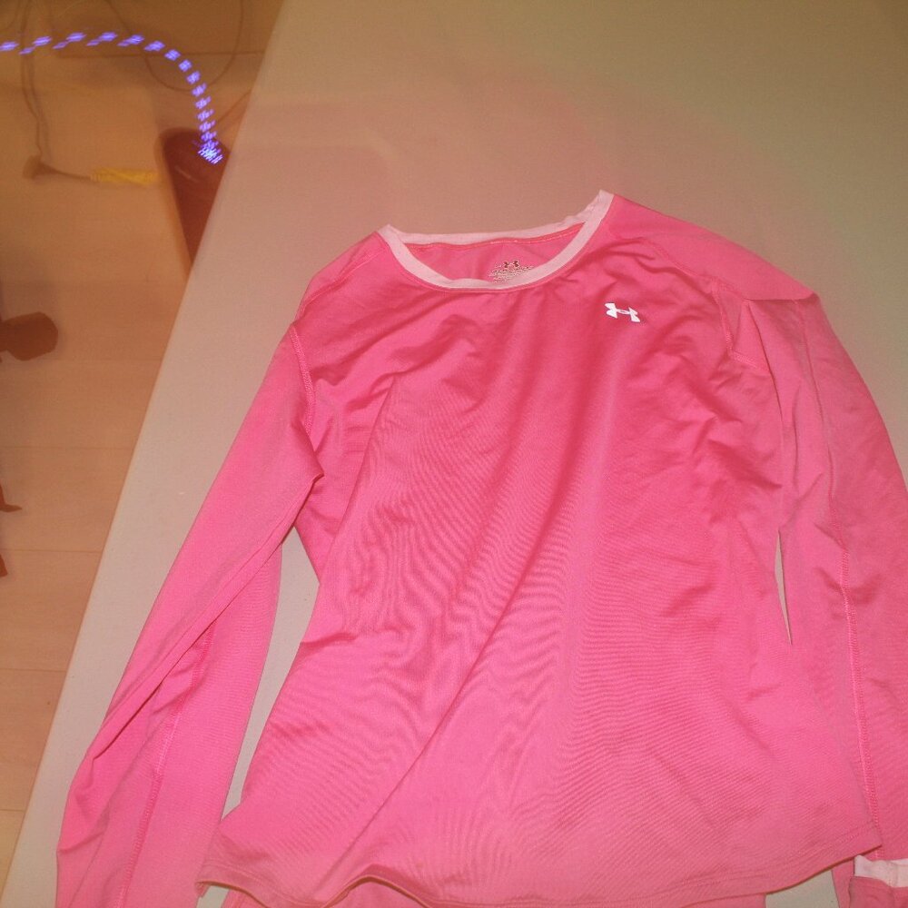 Pink Under Armour Top Size Small